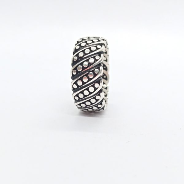 Black and silver ring - Image 4