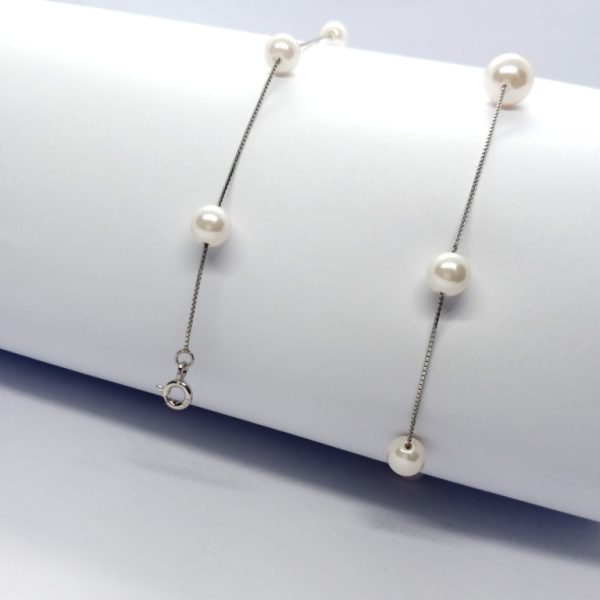 Beautiful pearl anklets