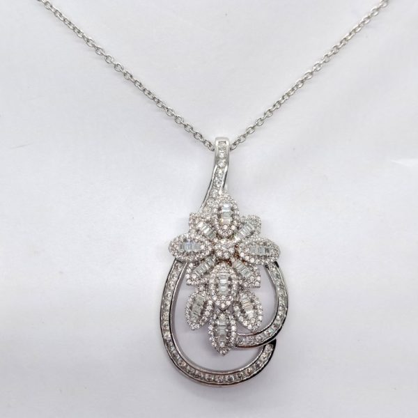 Beautiful  flower silver pendant - Image 2