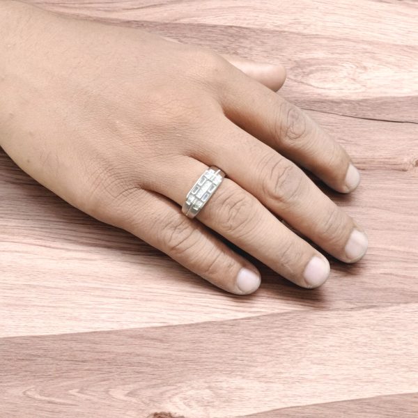 White stone ring - Image 2