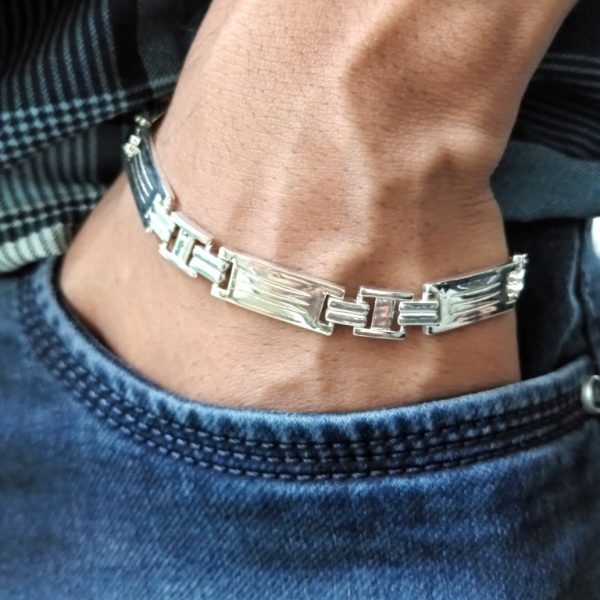 Lovish cross pattern silver bracelet - Image 2