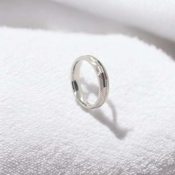 Fancy silver ring